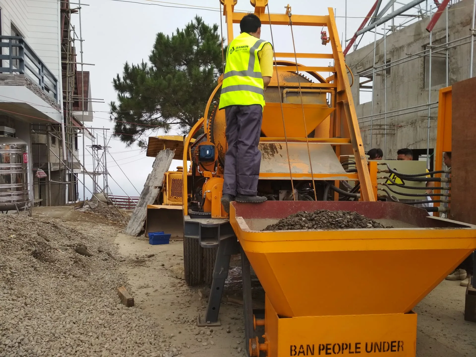 Bomba mezcladora de concreto serie JBS/JBTS en Filipinas | Mezcla y bombeo de concreto para viviendas y edificios pequenos